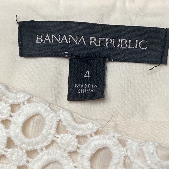 Banana Republic Cream Lace Eyelet Short - Picture 3 of 8